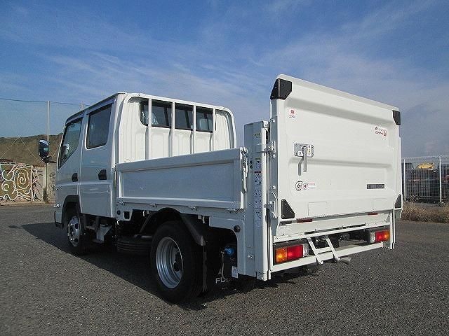 MITSUBISHI CANTER 2025