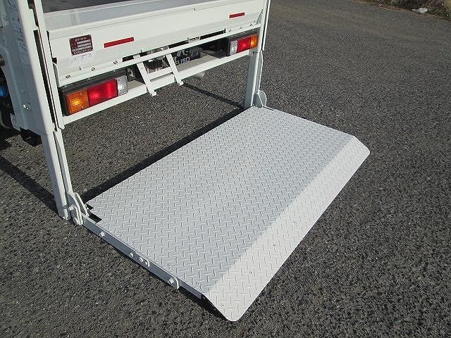 MITSUBISHI CANTER 2025