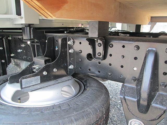 MITSUBISHI CANTER 2025