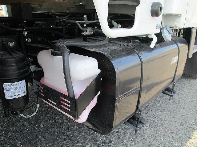 MITSUBISHI CANTER 2025