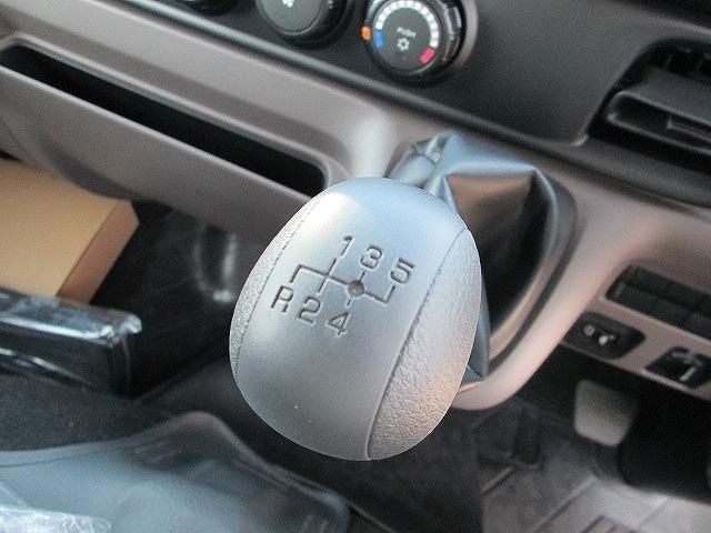 MITSUBISHI CANTER 2025