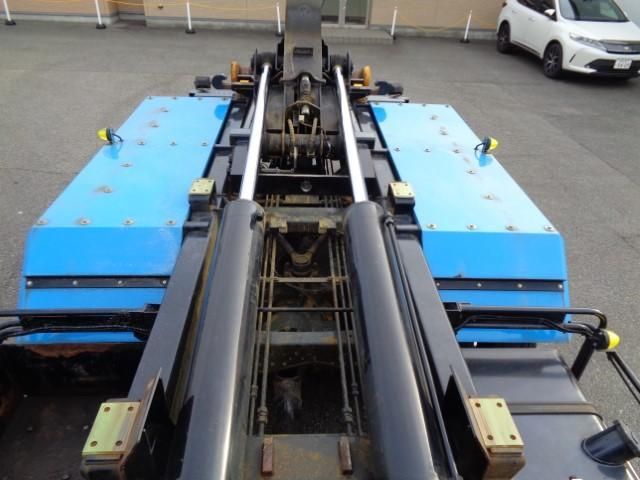 NISSAN DIESEL Quon 2018