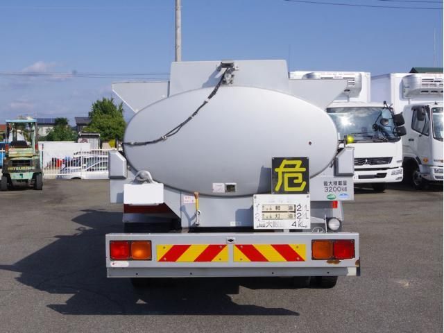 MITSUBISHI FUSOU FIGHTER 2013