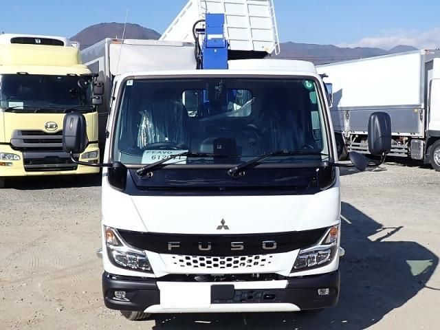MITSUBISHI CANTER 2025