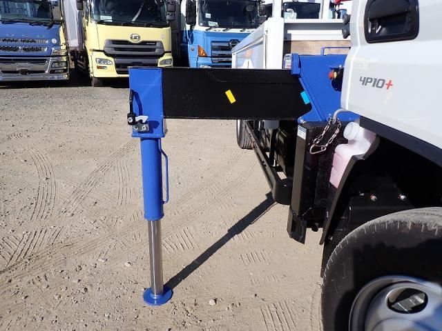 MITSUBISHI CANTER 2025