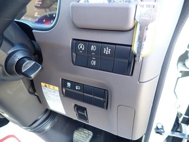 MITSUBISHI CANTER 2025