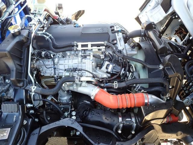 MITSUBISHI CANTER 2025