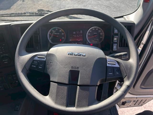 ISUZU GIGA 2021