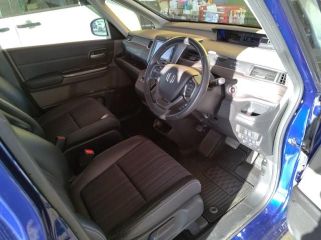 HONDA FREED 2016