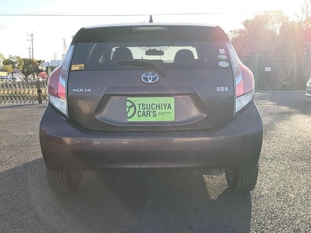 TOYOTA AQUA 2015