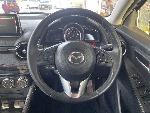 MAZDA DEMIO 2015