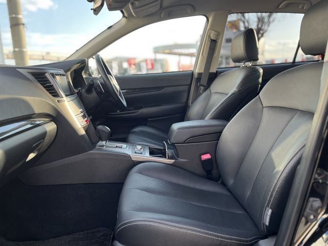 SUBARU LEGACY OUTBACK 2011