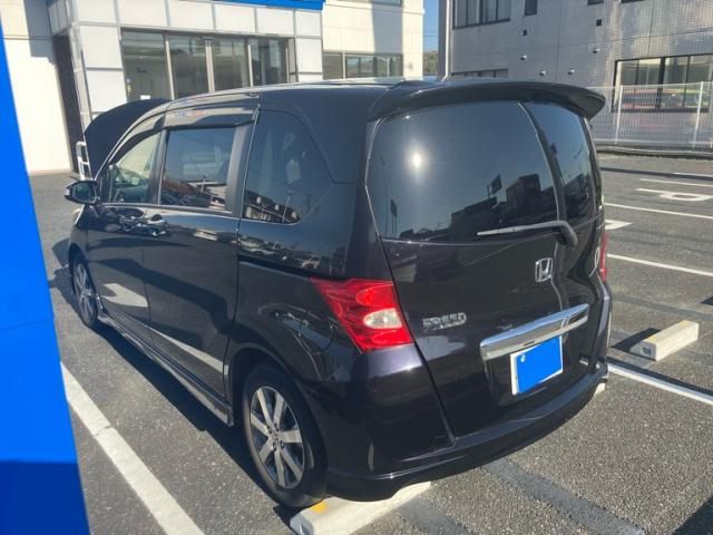 HONDA FREED 2010