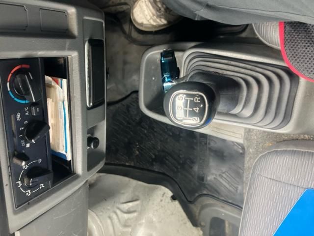 MITSUBISHI MINICAB truck 2013