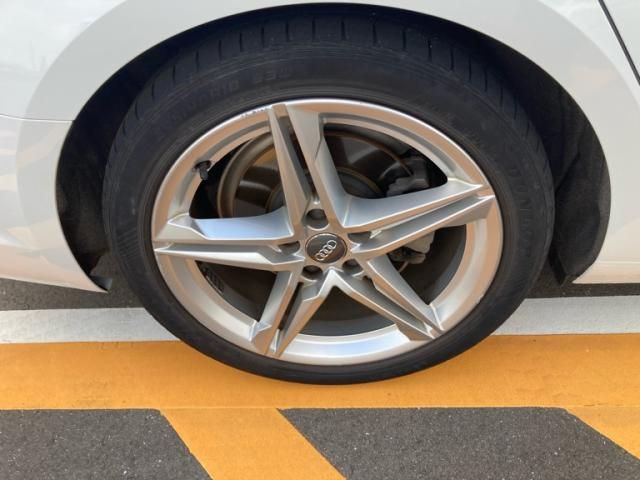 AUDI AUDI A4 AVANT 2019