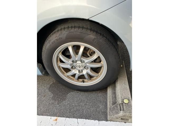 TOYOTA PRIUS Alpha 2012