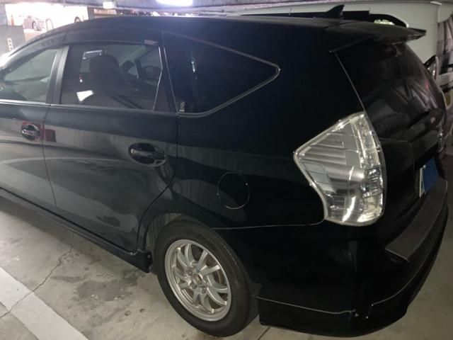 TOYOTA PRIUS Alpha 2011