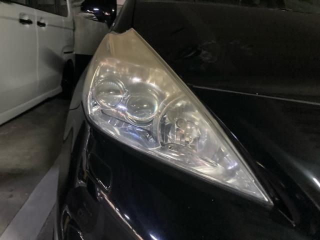 TOYOTA PRIUS Alpha 2011