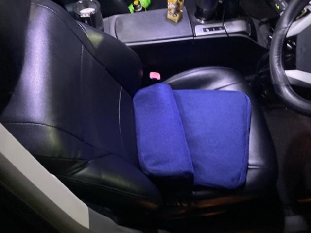 TOYOTA PRIUS Alpha 2011