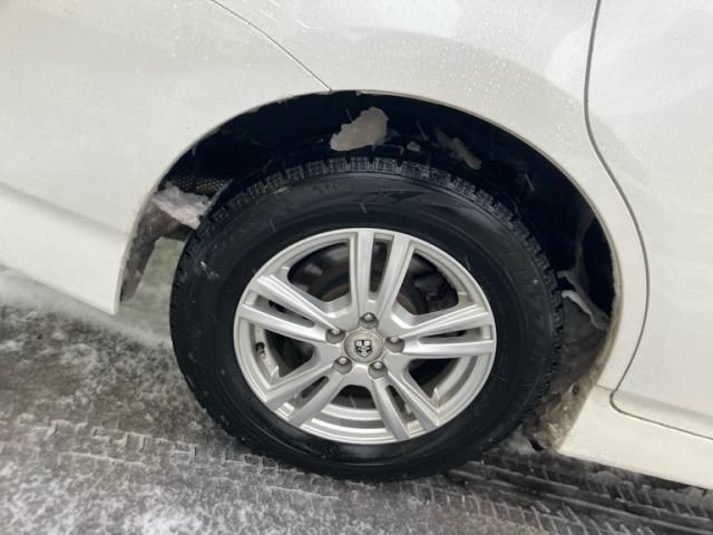 TOYOTA WISH 4WD 2011