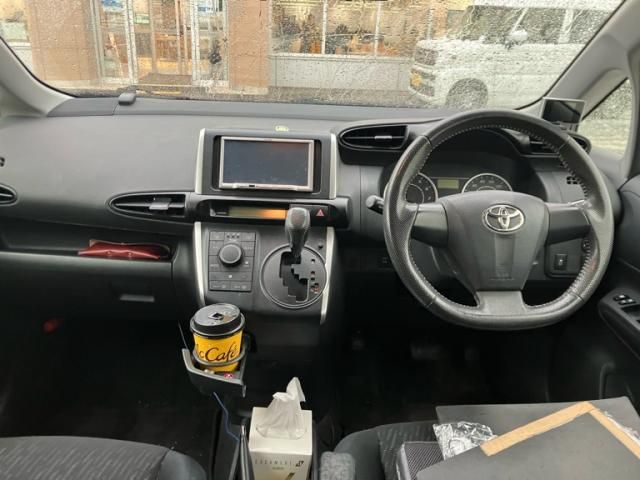 TOYOTA WISH 4WD 2011
