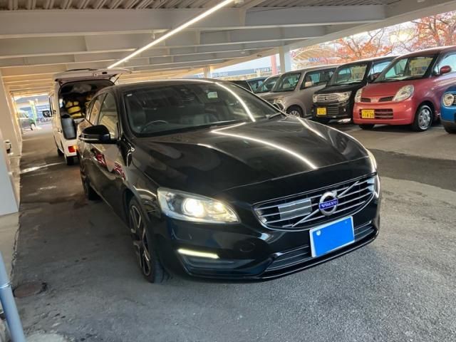 VOLVO VOLVO V60 2017