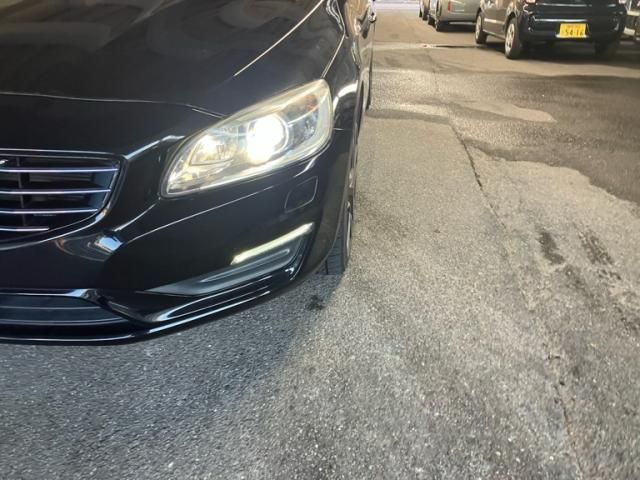 VOLVO VOLVO V60 2017