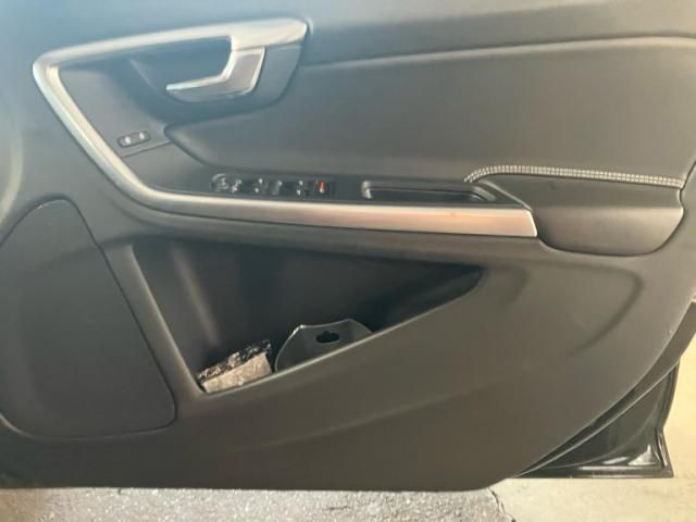 VOLVO VOLVO V60 2017