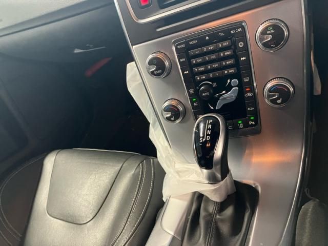 VOLVO VOLVO V60 2017