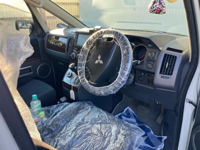 MITSUBISHI DELICA D:5 4WD 2009