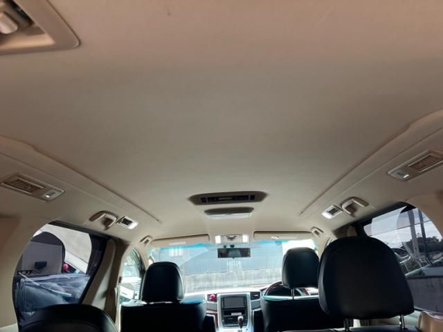 TOYOTA VELLFIRE 2009