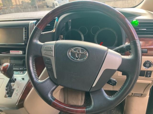 TOYOTA VELLFIRE 2009