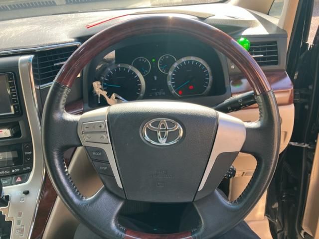 TOYOTA VELLFIRE 2009