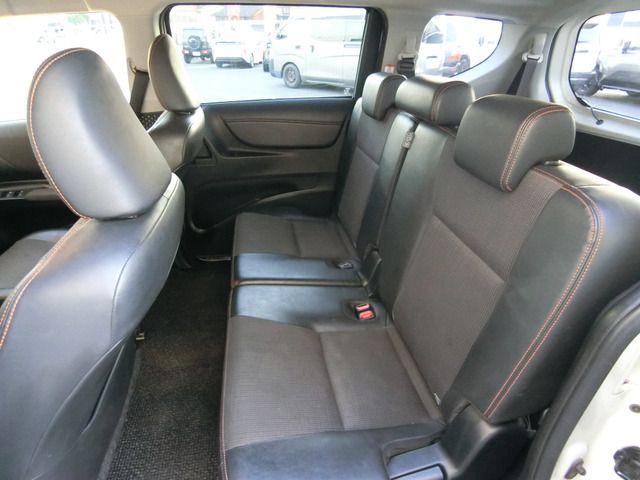 TOYOTA SIENTA HYBRID 2018