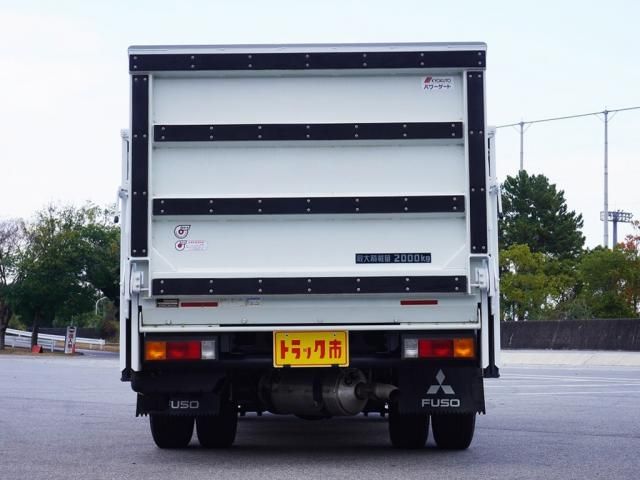 MITSUBISHI CANTER 2021