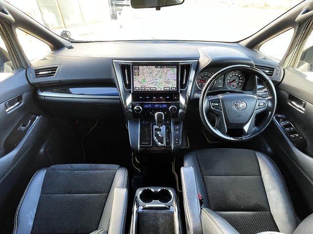 TOYOTA VELLFIRE 2017