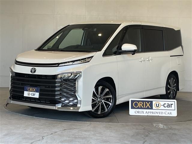 TOYOTA VOXY 2022