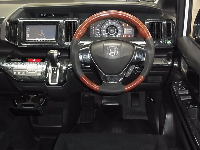 HONDA STEPWAGON 2012