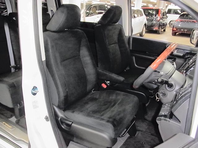 HONDA STEPWAGON 2012