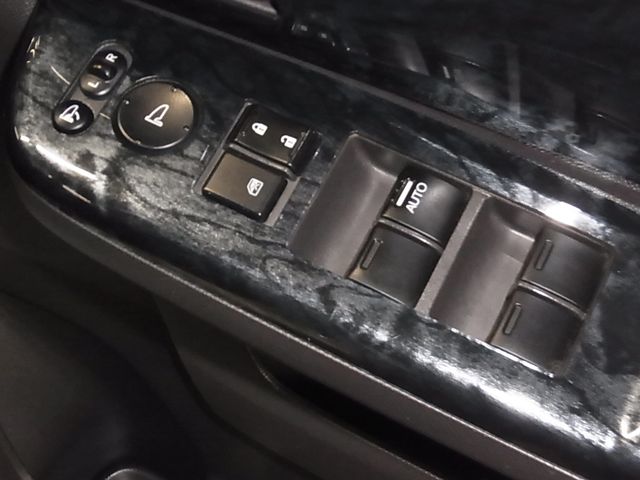 HONDA STEPWAGON 2012