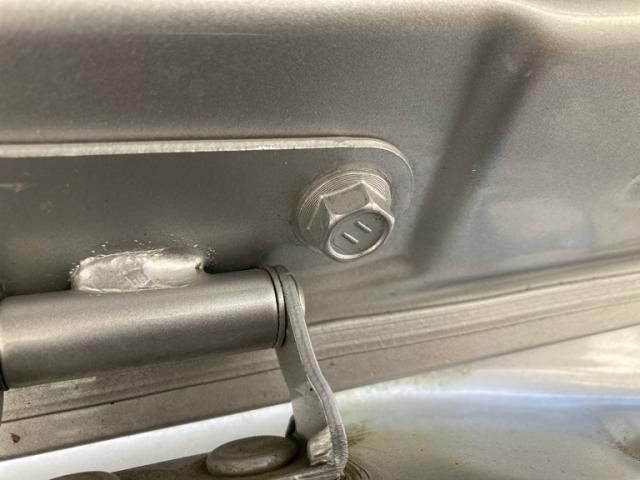 TOYOTA PRIUS Alpha 2011