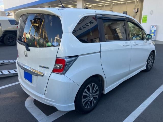 HONDA FREED HYBRID 2015