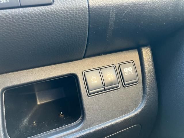 NISSAN SERENA  S-HYBRID 2013