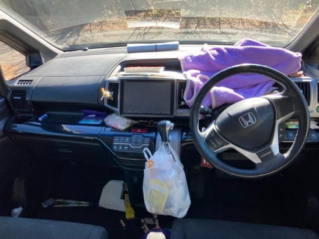 HONDA STEPWAGON SPADA 2013