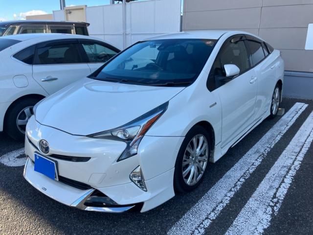TOYOTA PRIUS 2016
