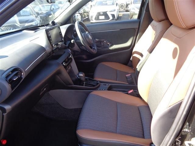 TOYOTA YARIS CROSS HYBRID 2023