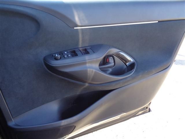 TOYOTA YARIS CROSS HYBRID 2023