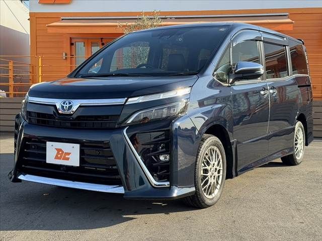 TOYOTA VOXY HYBRID 2021