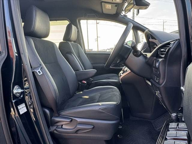 TOYOTA VOXY HYBRID 2021