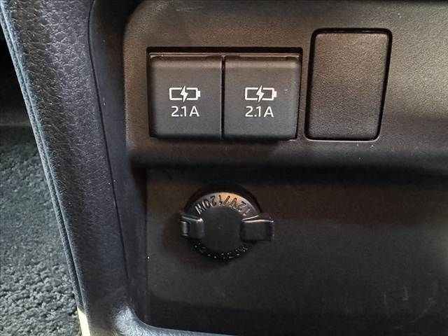 TOYOTA VOXY HYBRID 2021